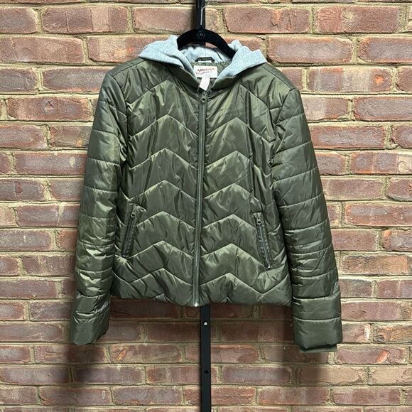 Arizona Women’s Olive Quilted Hooded Puffer Jacket Coat Size Medium - Picture 2 of 6
